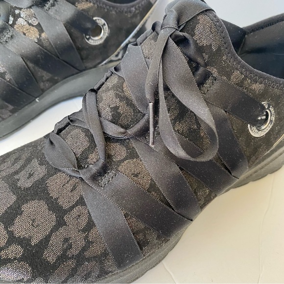 Bzees Glisten Shimmer Black Ribbon Slip on Sneakers - Sz 7 W - Picture 7 of 11